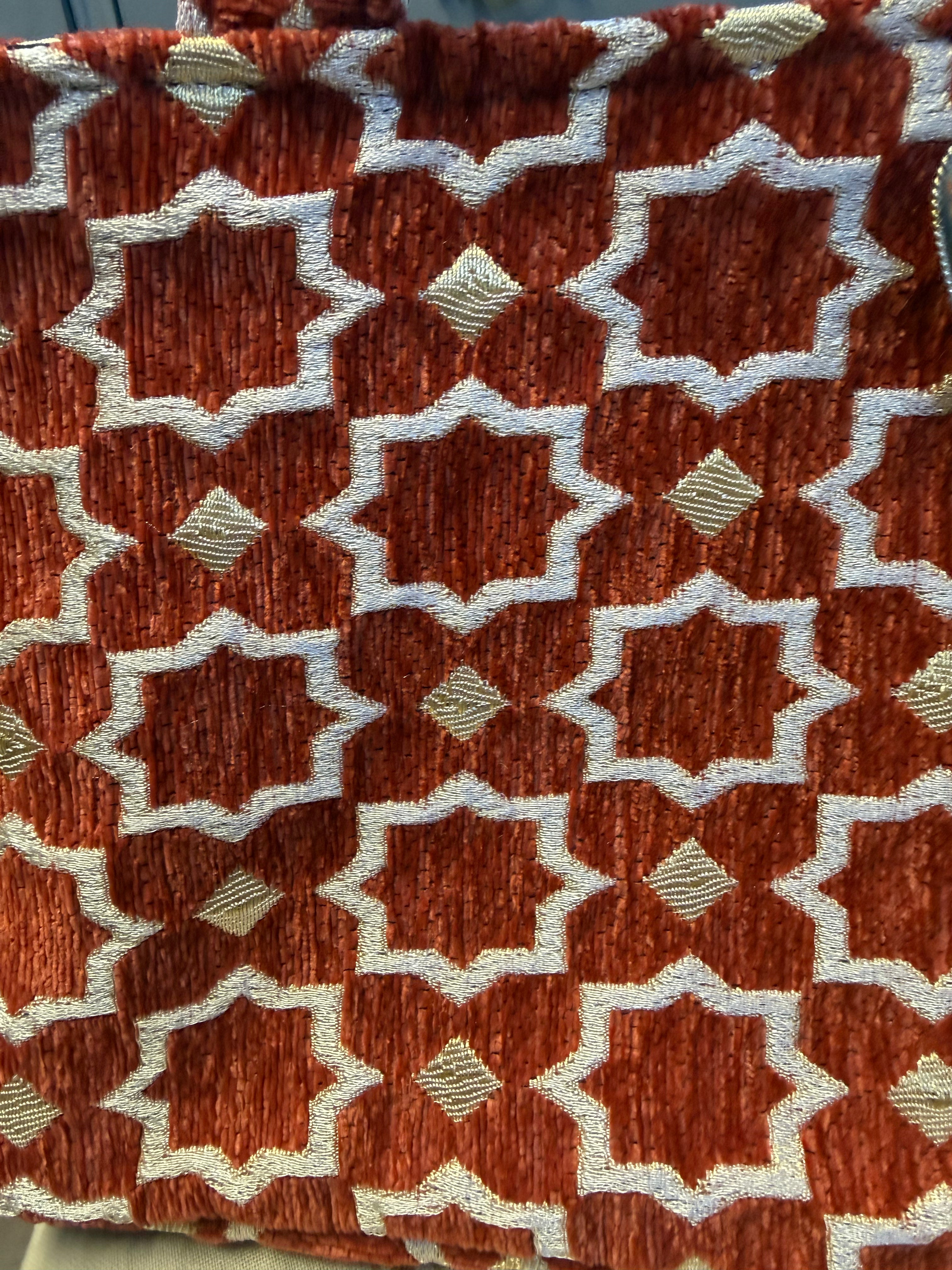 Bolso de mano en terciopelo